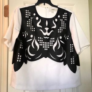 Cameo short sleeve zip back shirt